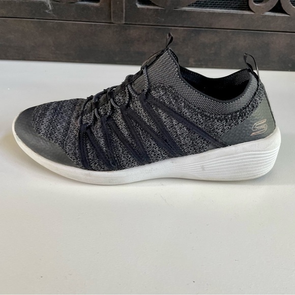 Skechers Black Arya Slip-On Shoes 7 - Picture 1 of 10